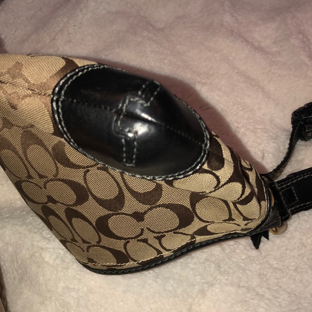 Coach Signature Shoulder Bag - Picture 5 of 7